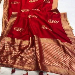 Red Munga silk Saree with stitched blouse